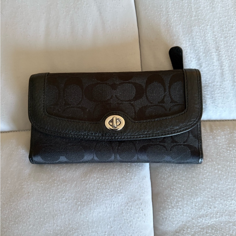 Coach Black Signature Pattern Wallet